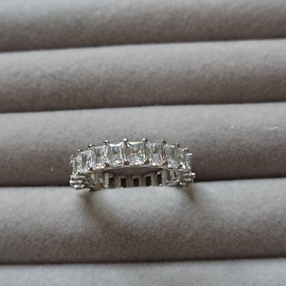 Cubic Zirconia silver tone Ring size 7 - Picture 5 of 12